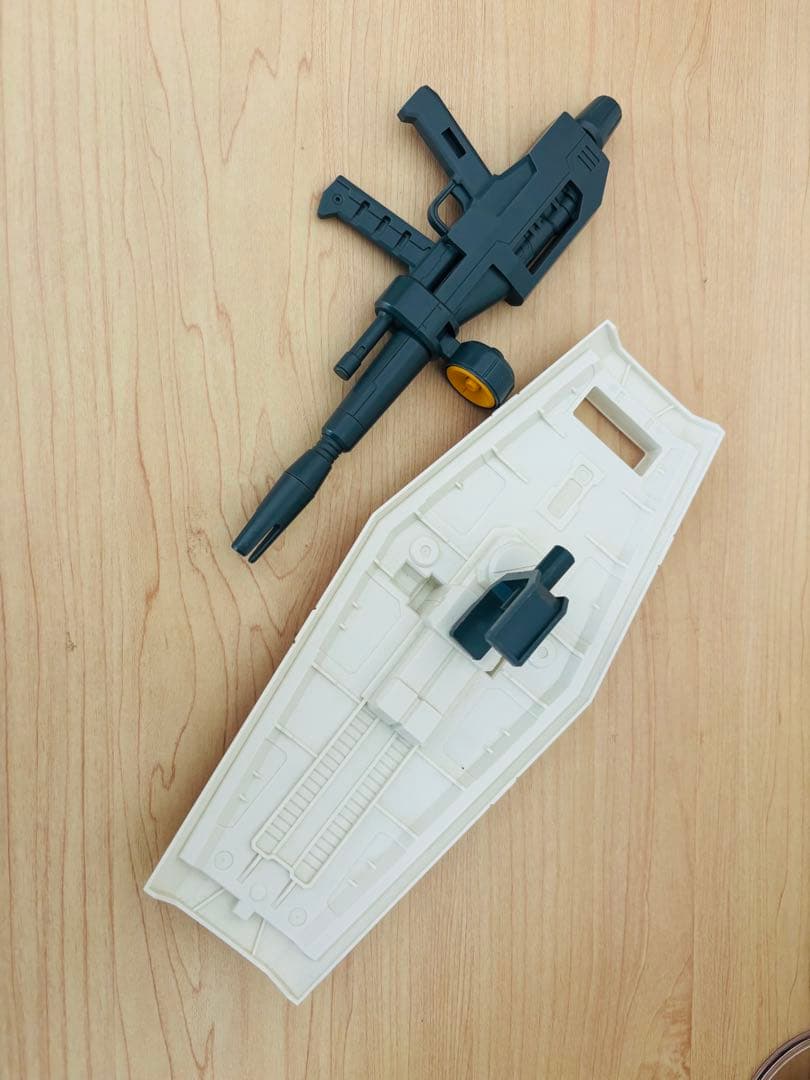 メガサイズRX-78-2 ガンダム1/48 約40cmビームライフル・シールド付