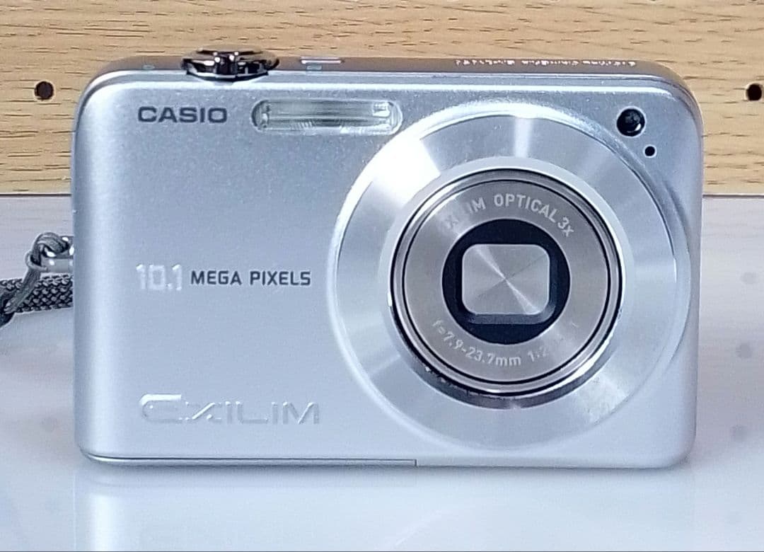 CASIO EXILIM EX-Z1050 10.1MP 中古品