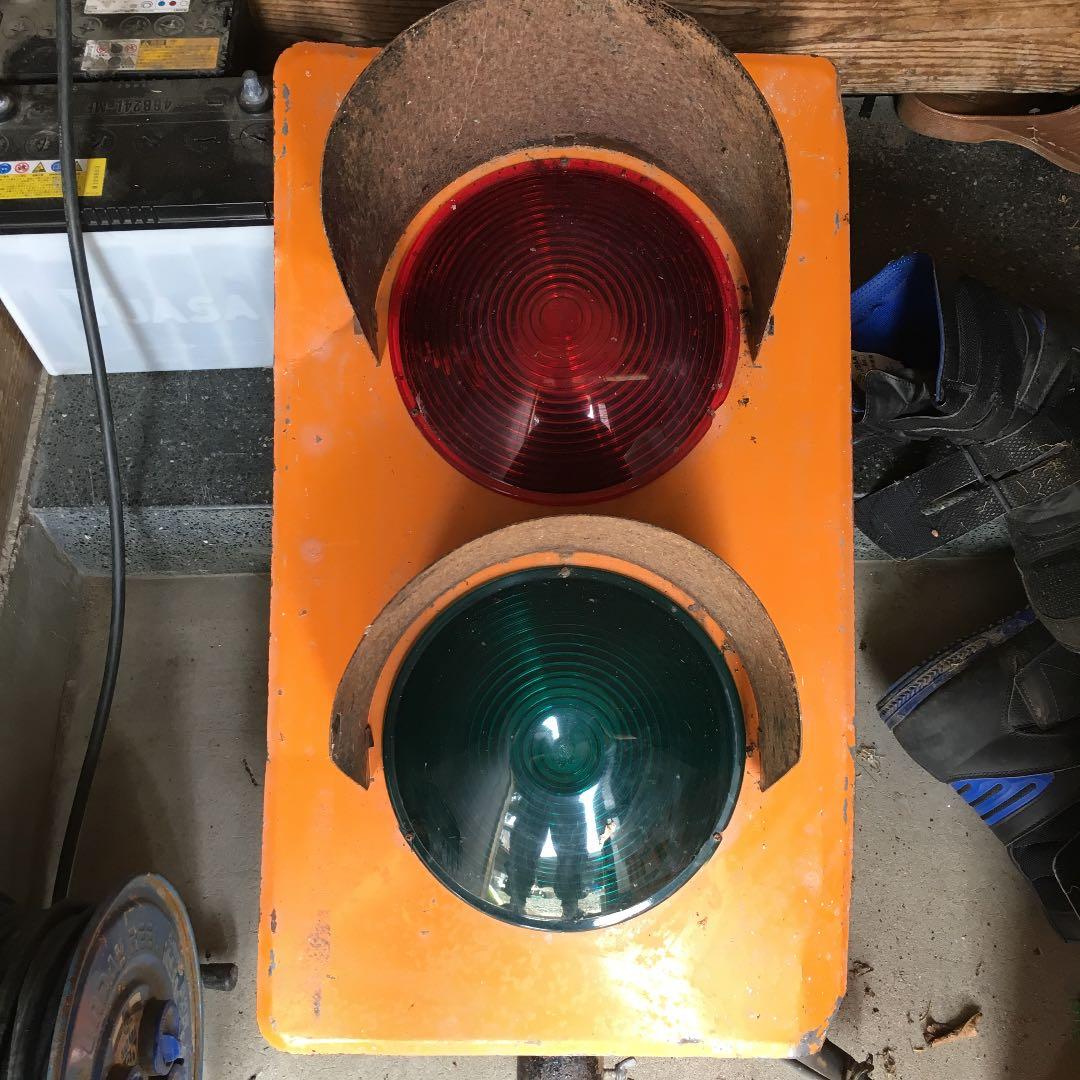 鉄道用？工事用移動式信号機