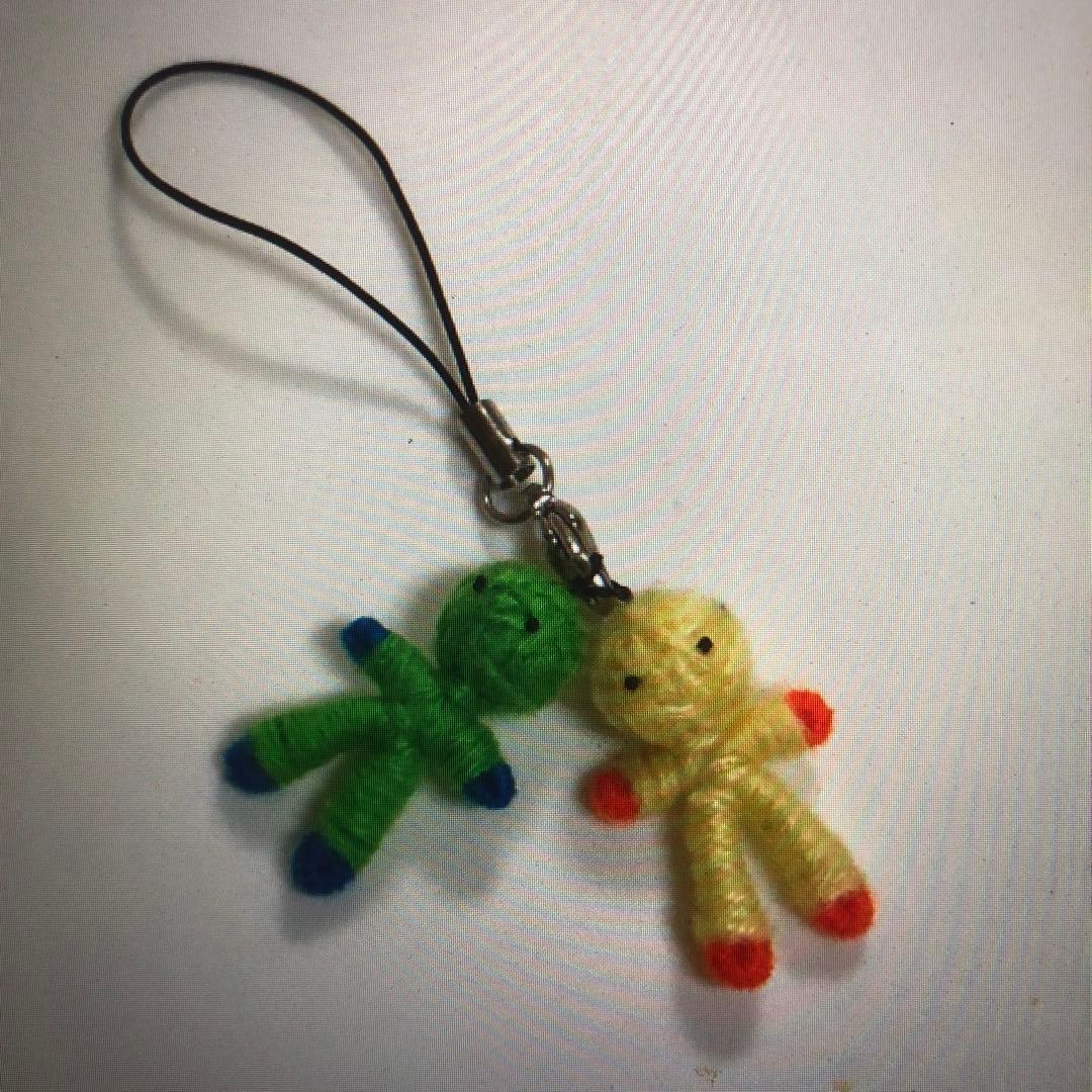 毛糸製人形ストラップ 緑色と黄色