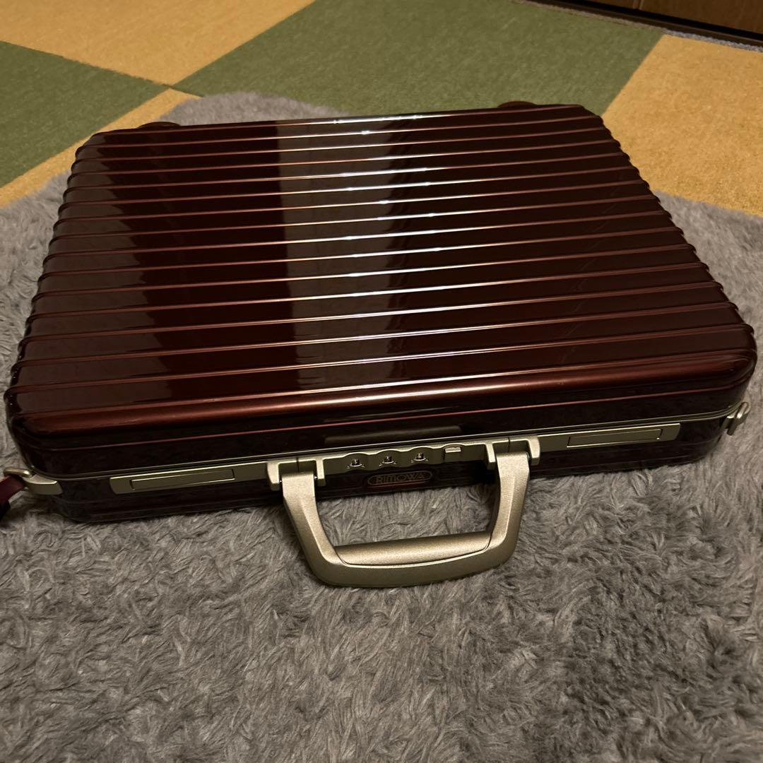 美品　リモワ アタッシュケース ポリカーボネート 18L ビジネス