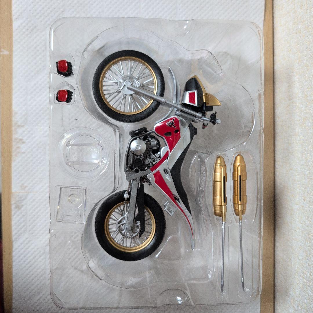 S.H.フィギュアーツ 真骨彫 仮面ライダークウガ+トライチェイサー セット