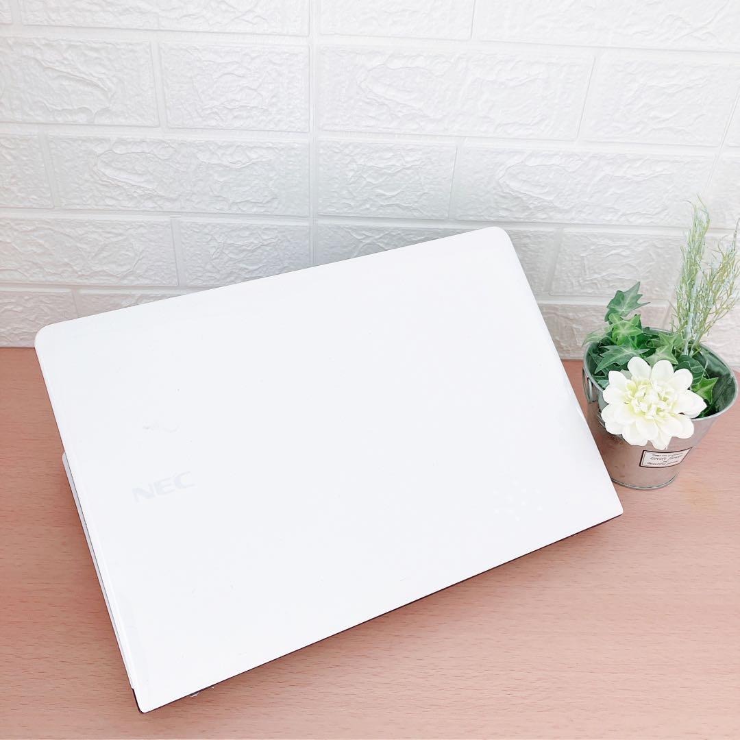 Windows11✨メモリ8GBでサクサク☘️カメラ付すぐ使えるノートパソコン白