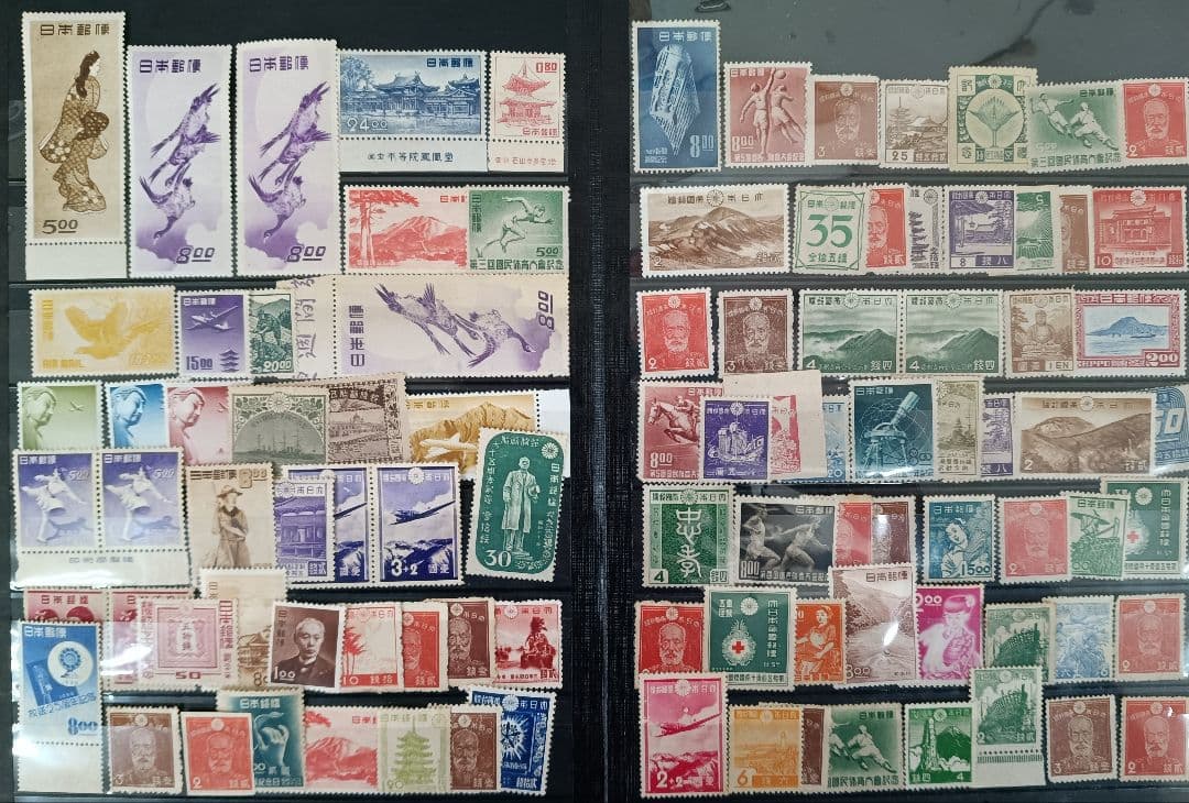 ●　銭単位切手　未使用　見返り美人・月に雁・航空切手など　古い切手約100枚　●