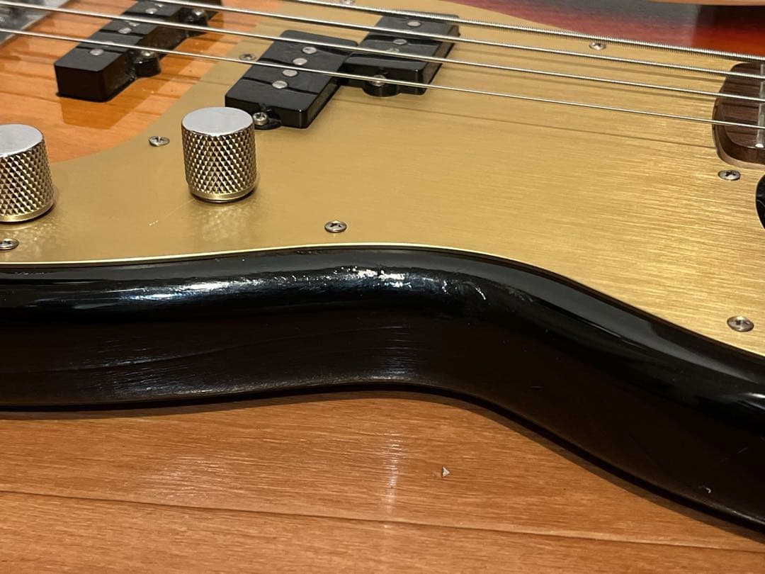 Squier PJ プレベ Precision Bass ゴールドピックガード