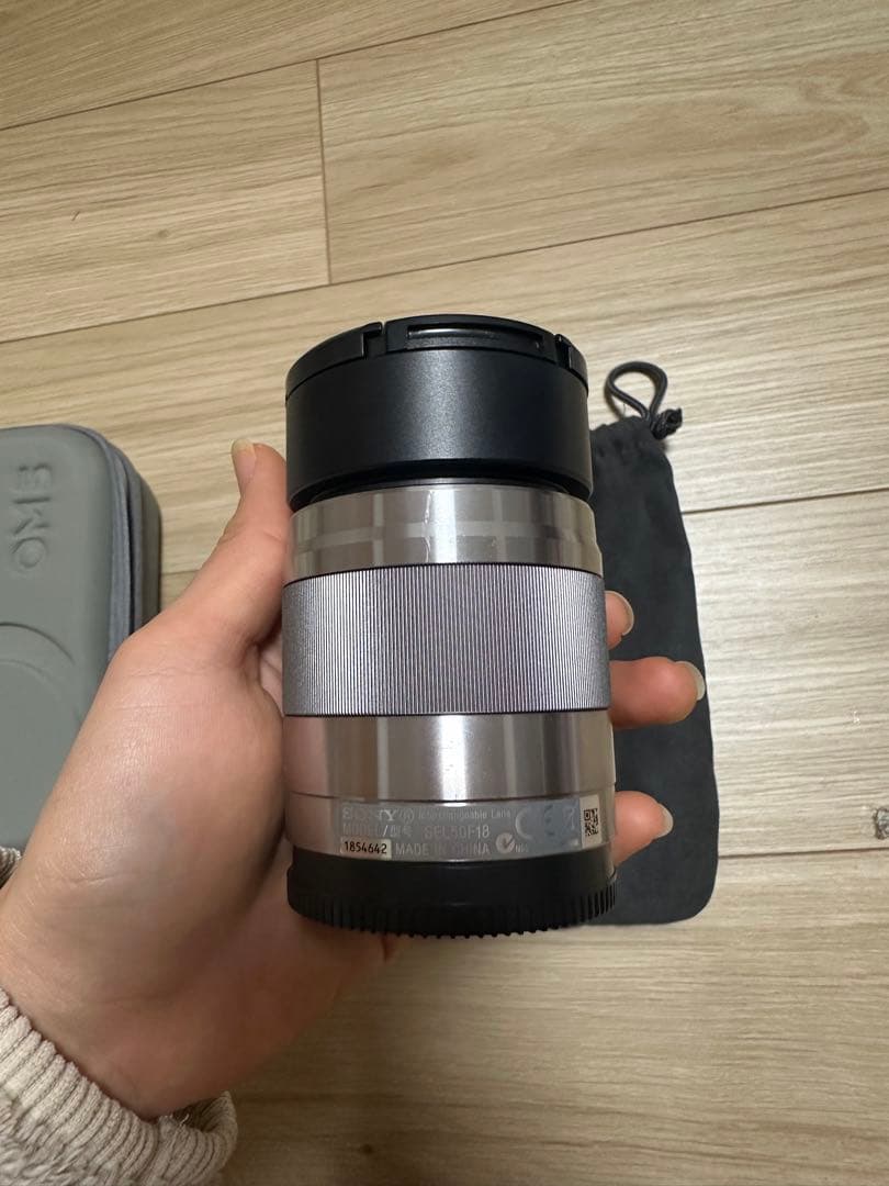 SONY E 50mm F1.8 OSS レンズ