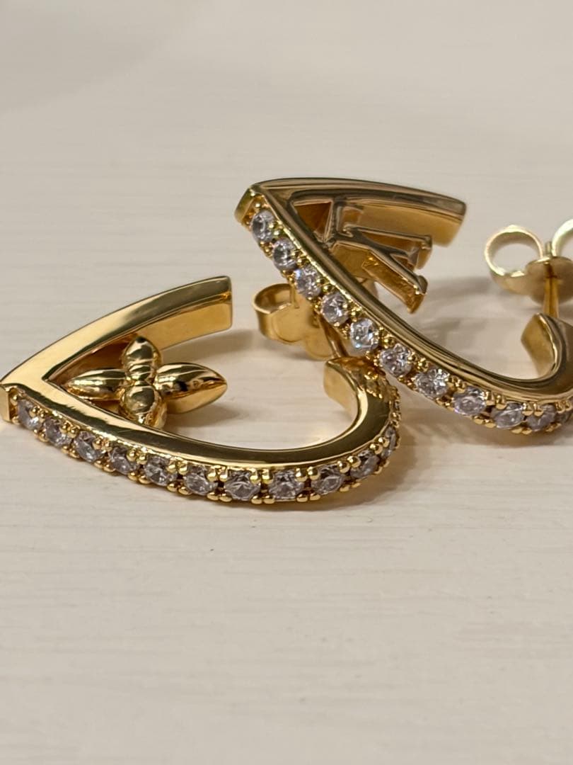 Louis Vuitton ルイヴィトン ピアスマイLVラブ M01616