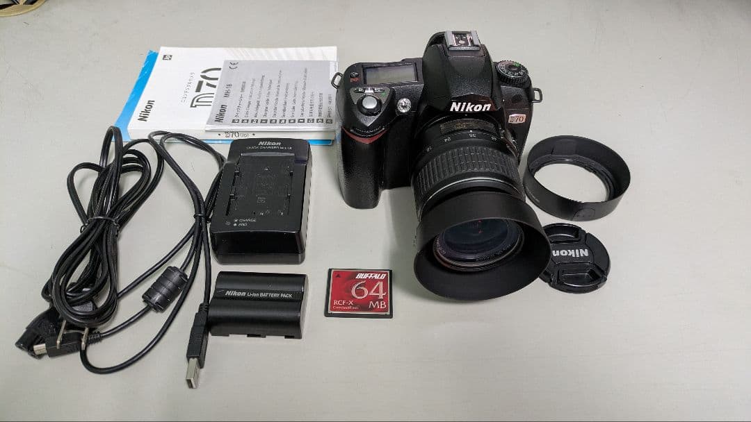 Nikon D70 デジタル一眼レフ　レンズ付き　訳あり品（現状渡し）