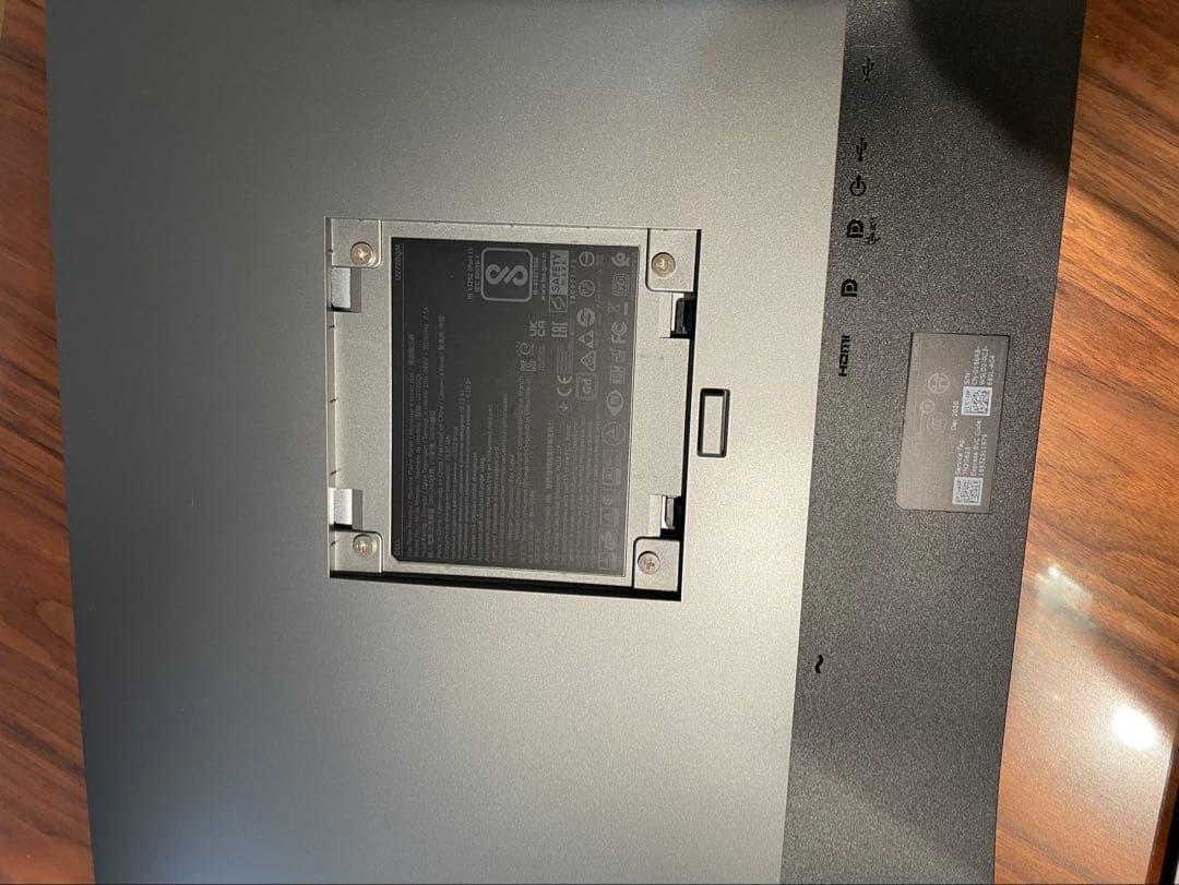 DELLデジタルハイエンド27 4K USB-Cモニター　U2720QM