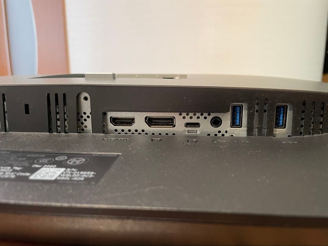 DELLデジタルハイエンド27 4K USB-Cモニター　U2720QM