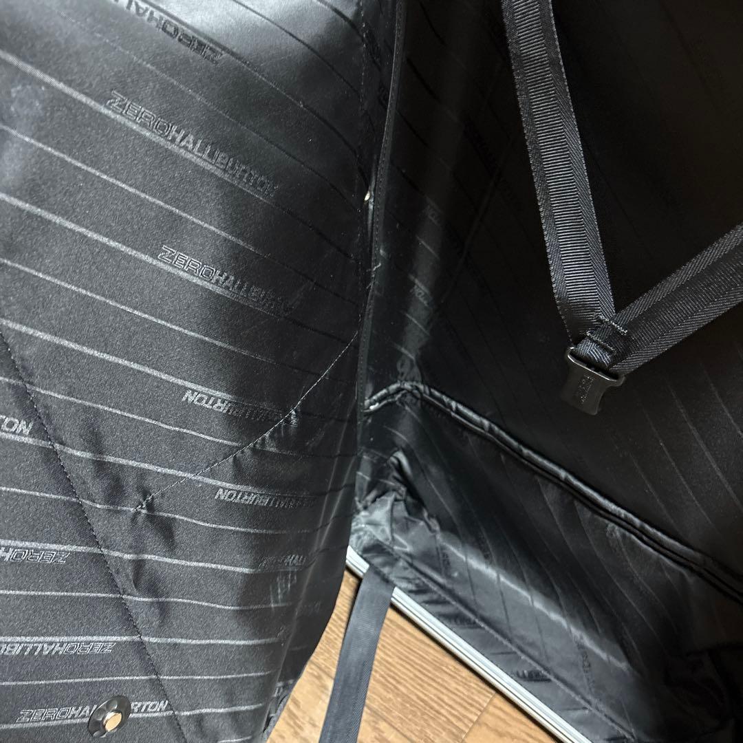 無骨でかっこいい！ゼロハリバートン　アルミ製スーツケース　機内持ち込み可