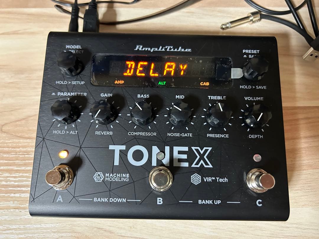 新品同様　IK Multimedia TONEX Pedal 最新バージョン