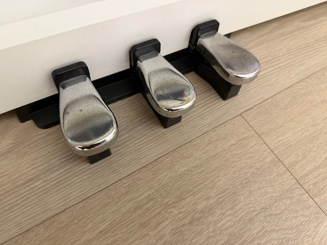 【送料込】CASIO PX-750WE Priviaホワイト電子ピアノ【早者勝】