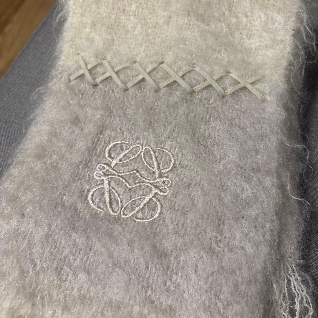 ホワイト モヘアマフラー フリンジ付き　ロエベ　LOEWE