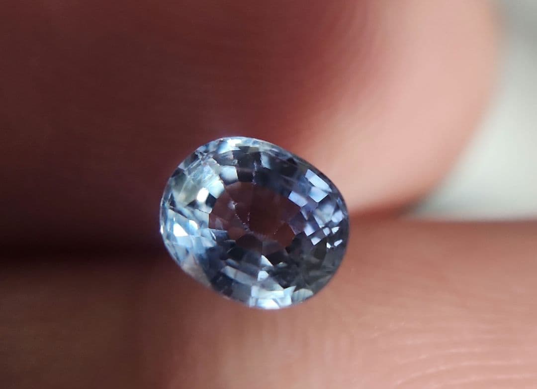天然アイスブルーサファイア 1.050ct