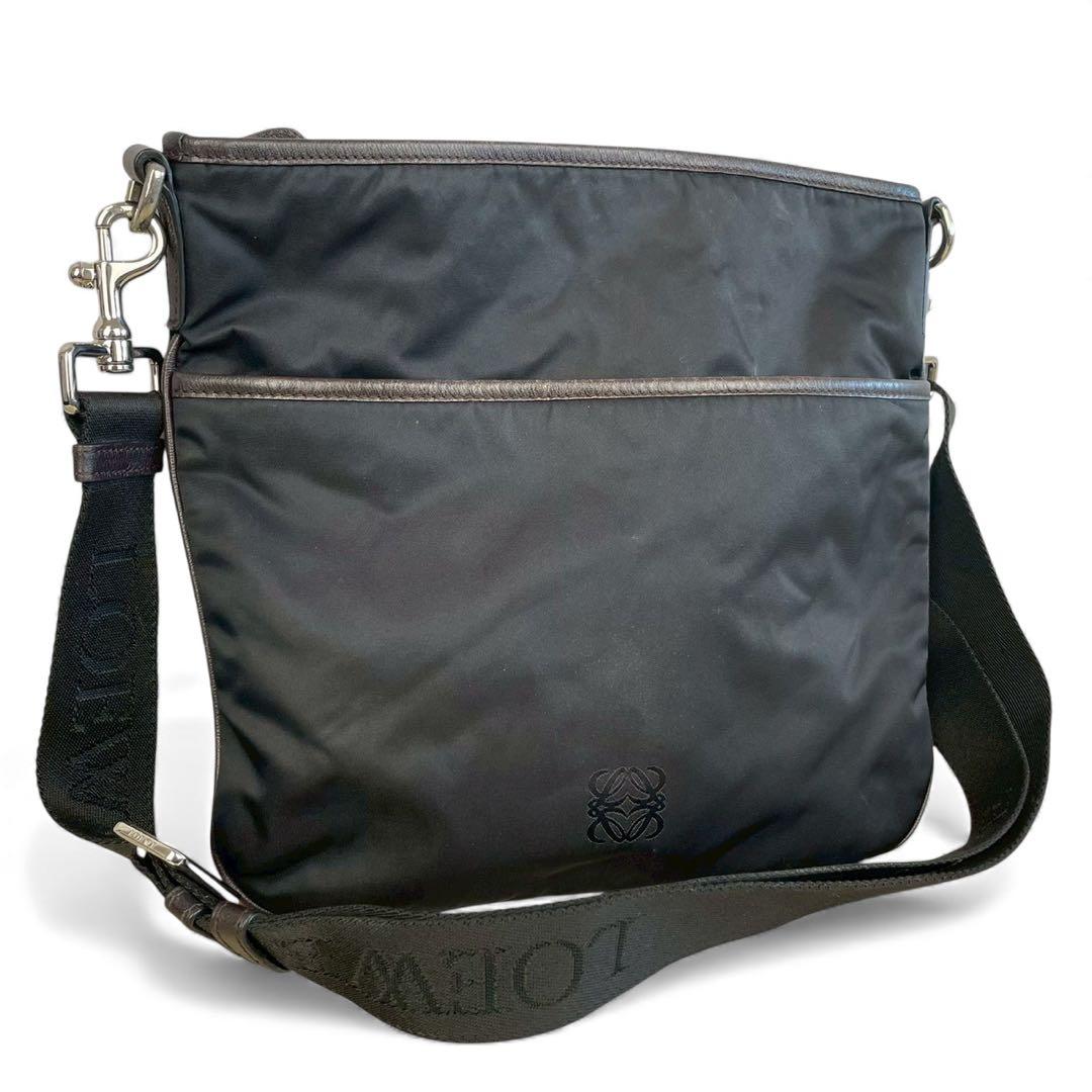 美品　ロエベ　ショルダーバッグ アナグラム　レザー×ナイロン　サコッシュ