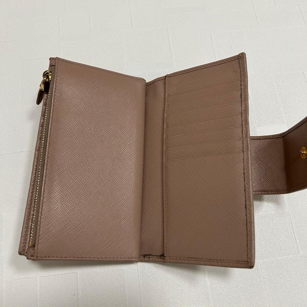 PRADA プラダ　ピンクベージュ 折り財布　サフィアーノ