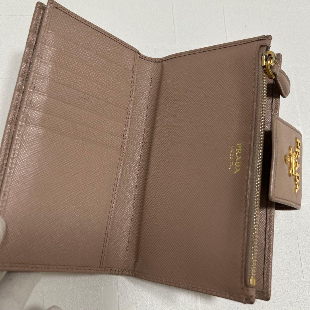 PRADA プラダ　ピンクベージュ 折り財布　サフィアーノ