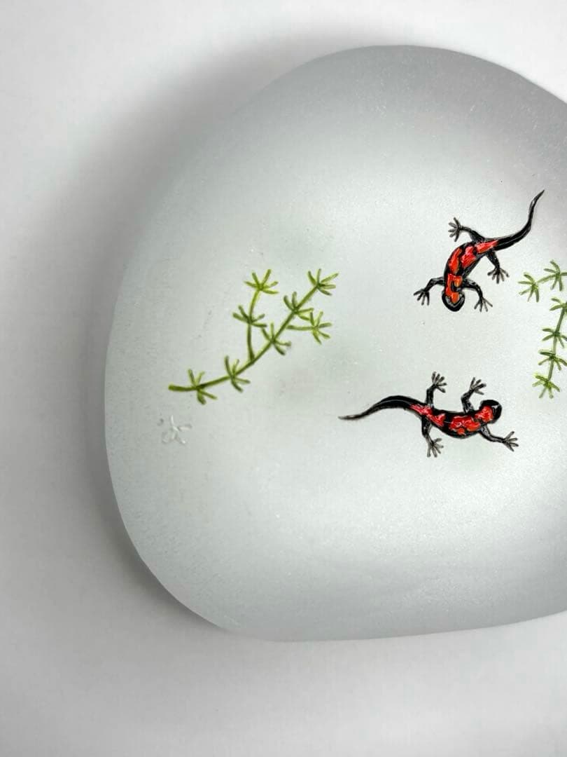 久保裕子さん作　ガラス　アカハライモリ　水草　ペーパーウェイト　文鎮　オブジェ