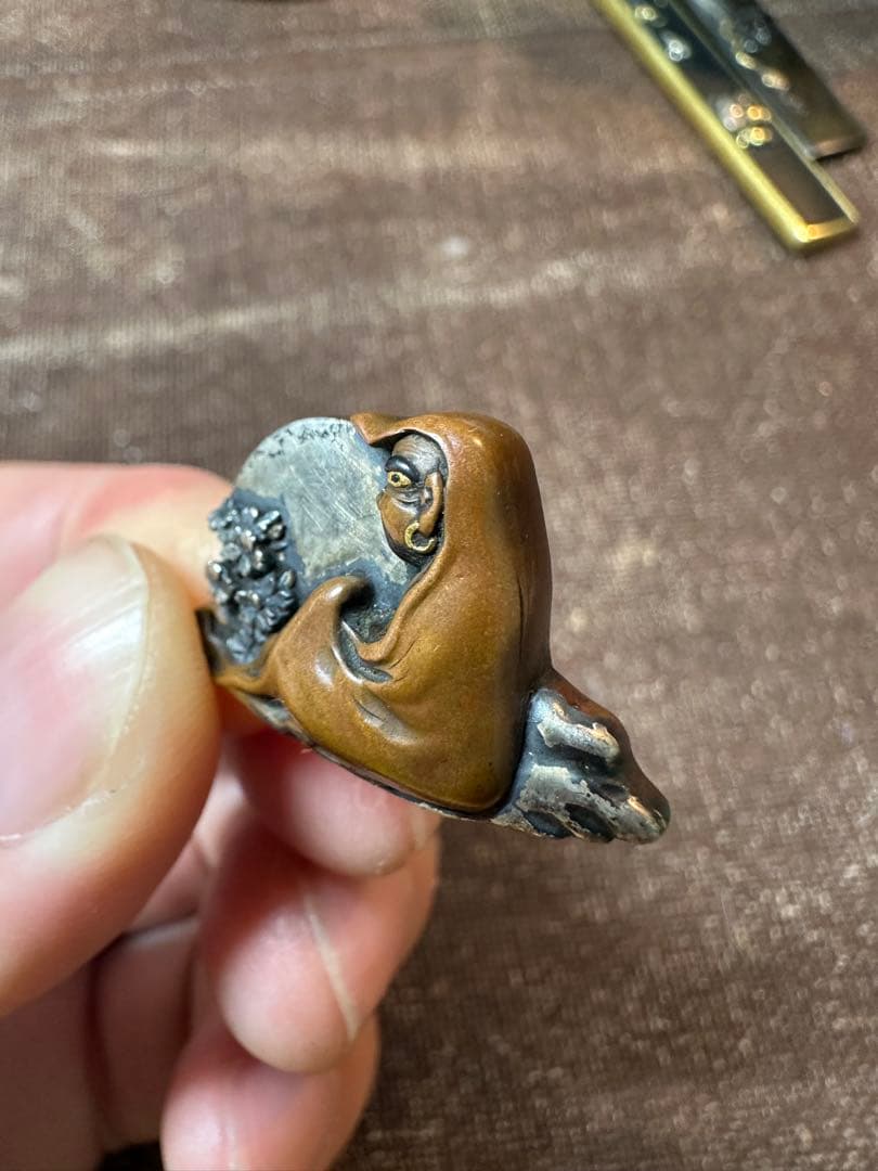 達磨　桜　煙草入れ金具　銀と銅製　すごく細かい　明治時代　骨董古美術