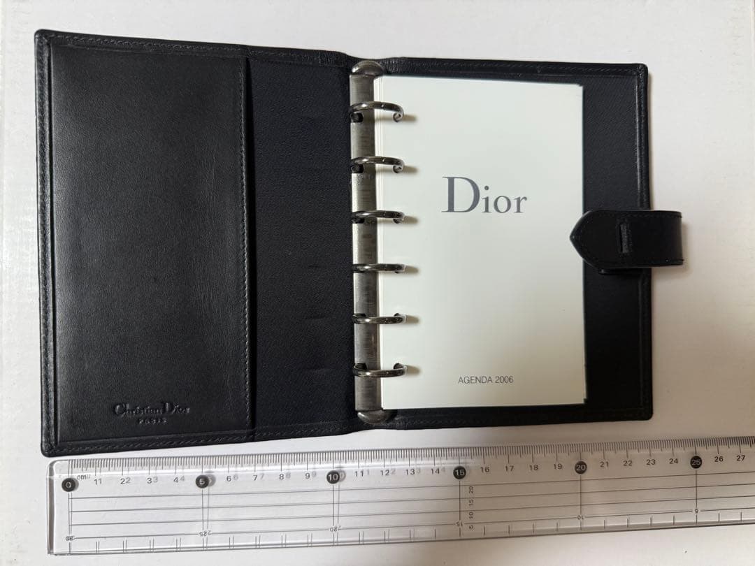 Dior 手帳カバー ロゴ入り 鍵付き