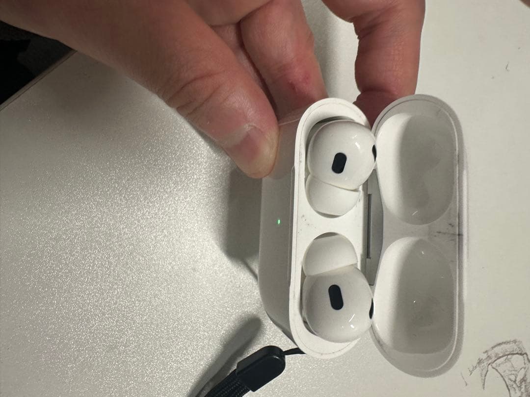 AirPods Pro 第2世代 ホワイト 充電ケース付き 純正品