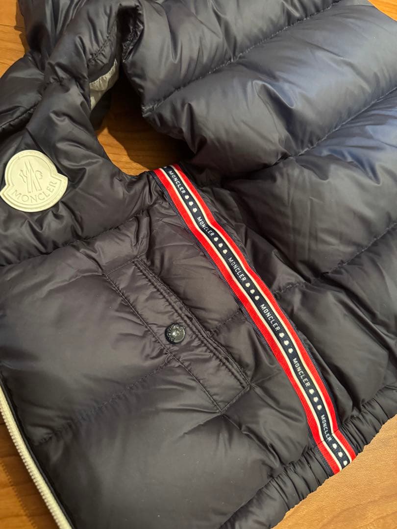 キッズ　MONCLER ダウンベストLUOROUX GILET