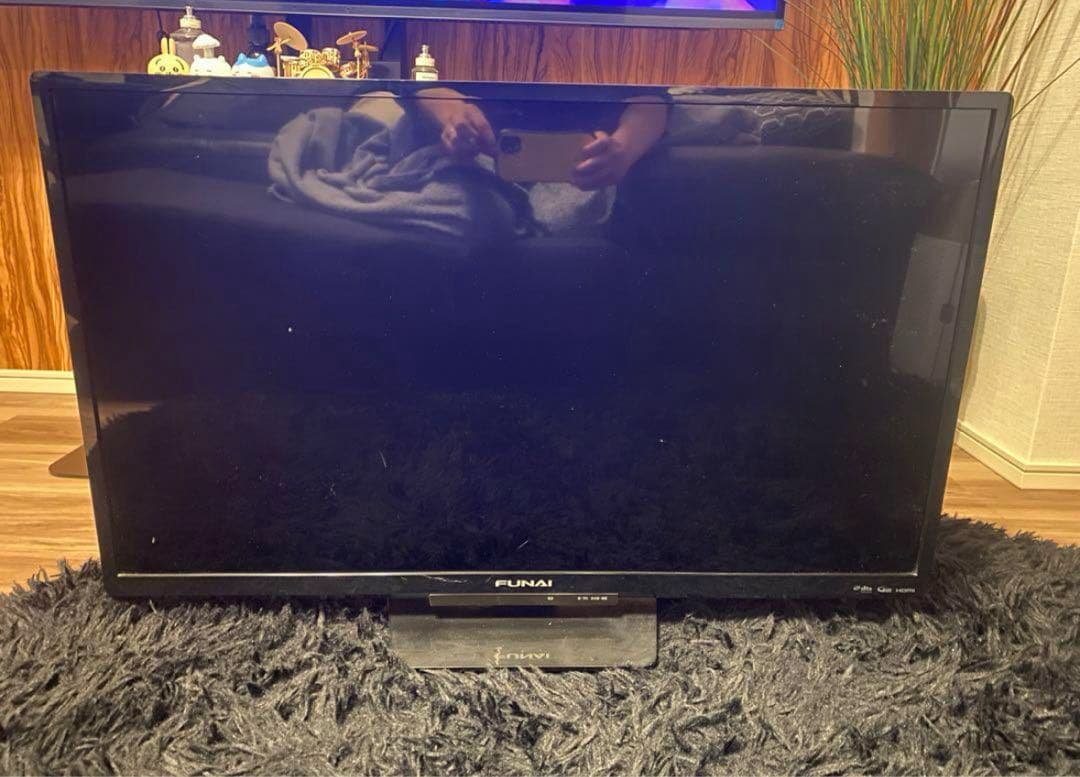 【送料込み】FUNAI 32型テレビ　リモコン付き