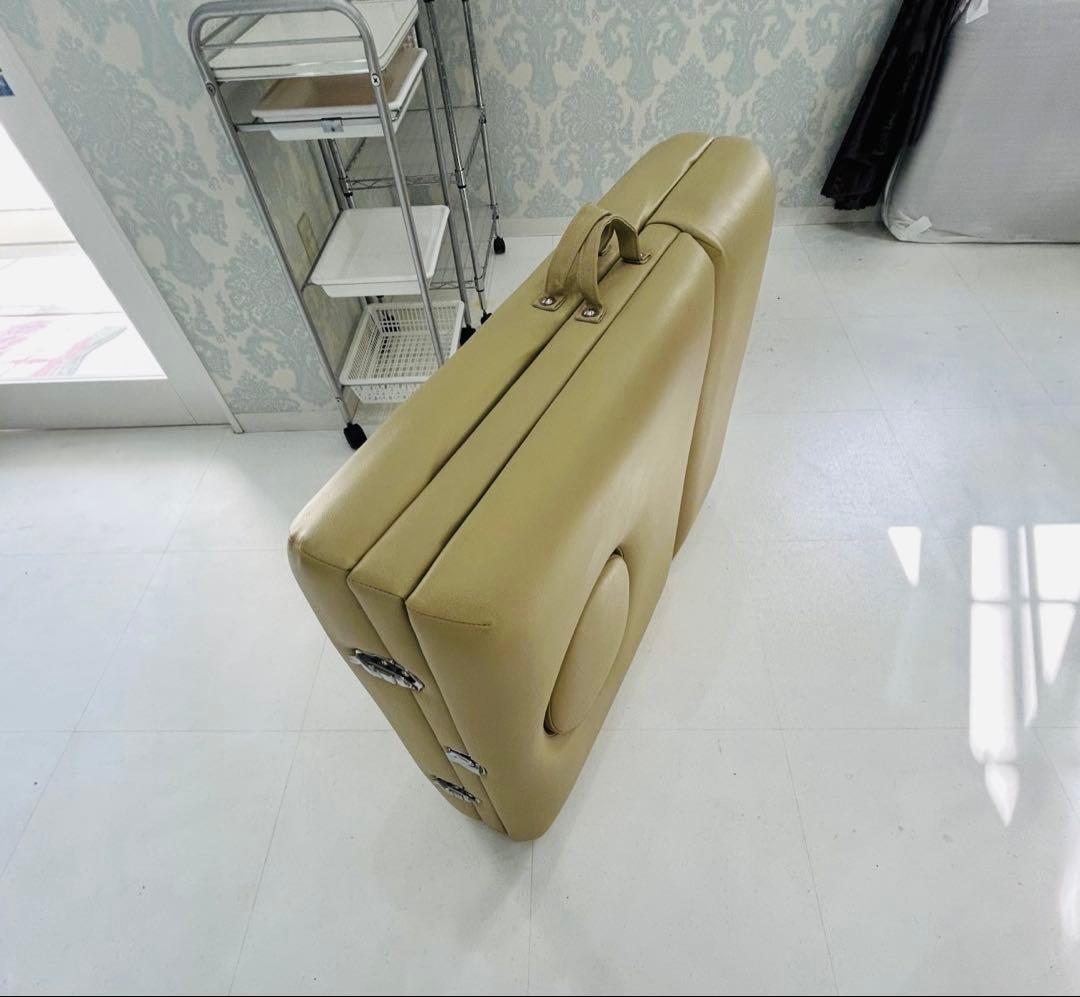 エステ マッサージ用　折りたたみベッド