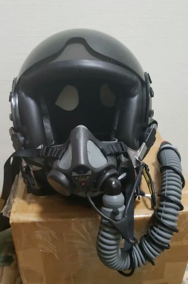 フライトヘルメットHGU-68/P 高G対応酸素マスク付き アメリカ軍