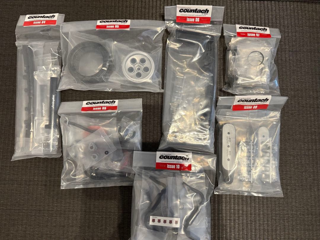 ディアゴスティーニ　カウンタック1/8スケール