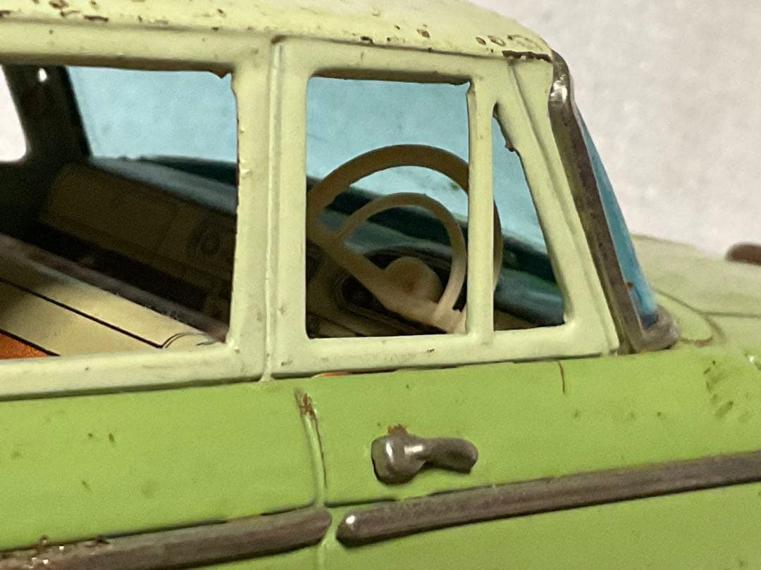 いすゞ・べレル／ブリキカー。バンダイ・ベイビー社製。【ミラー無し、僅かに錆その他