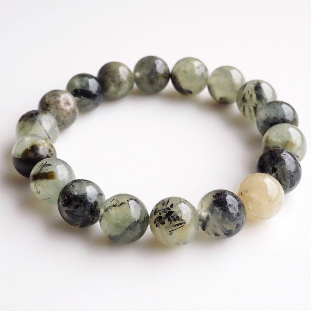 【Chikarin】天然水晶のバタフライモチーフネックレストップ