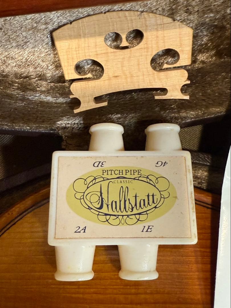 【送料込み】ハルシュタット　バイオリン 本体 ケース付き　付属品あり　4／4