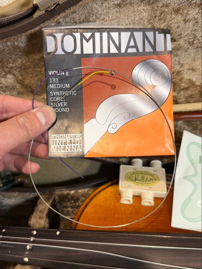 【送料込み】ハルシュタット　バイオリン 本体 ケース付き　付属品あり　4／4