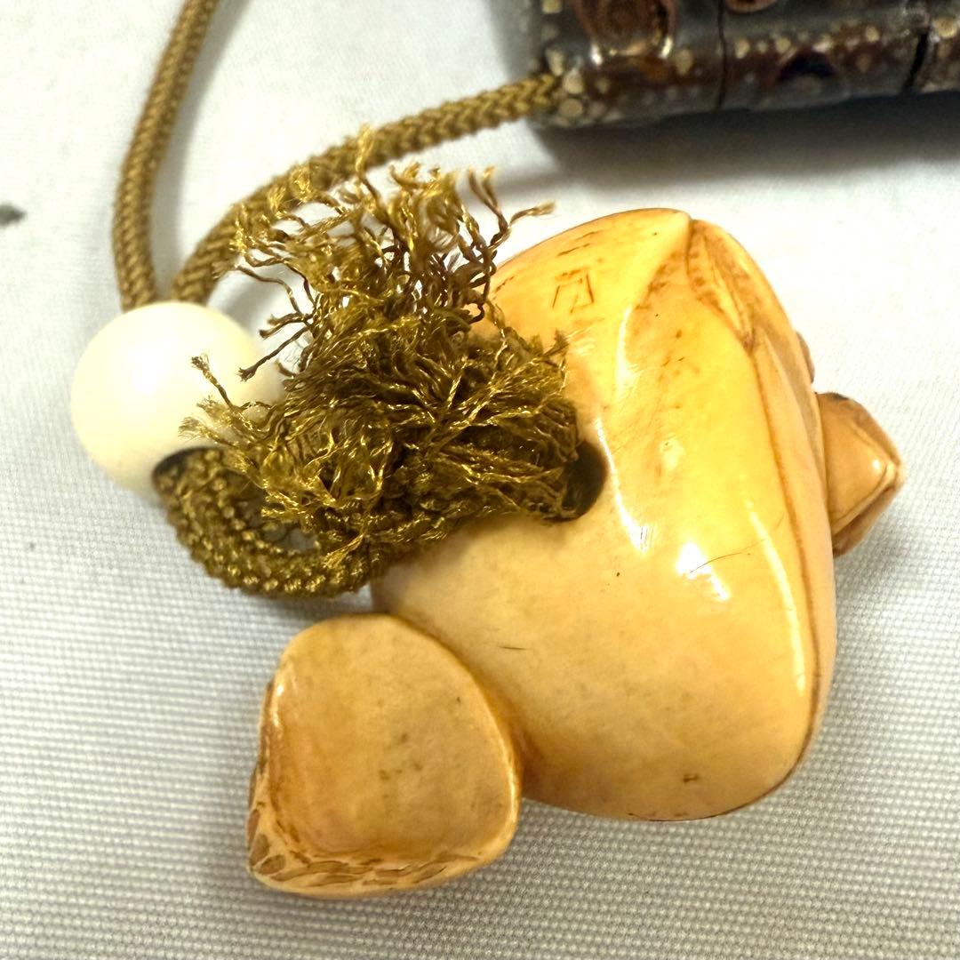 時代物　雲龍高蒔絵印籠　根付　かえる