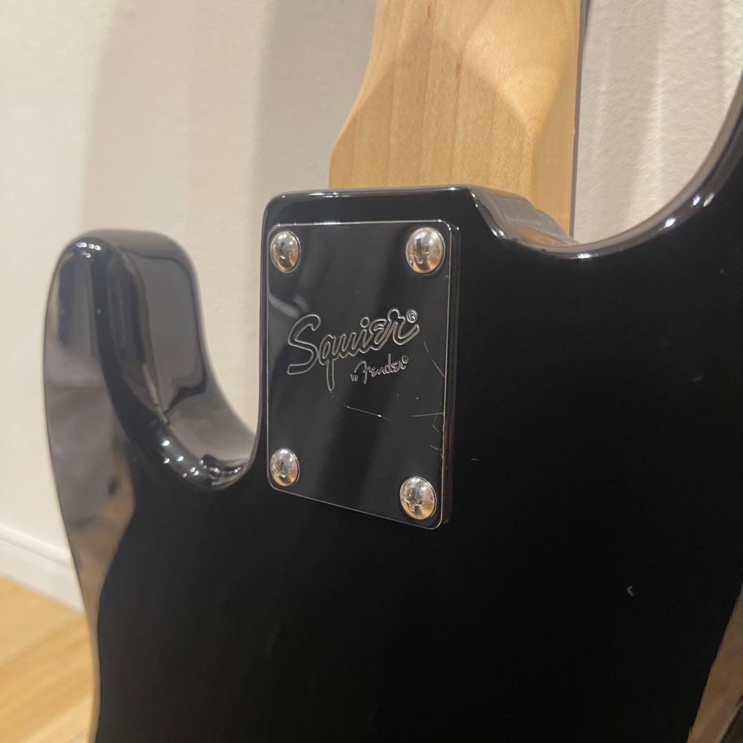 Squier プレシジョンベース　　ブラック　ケース付き