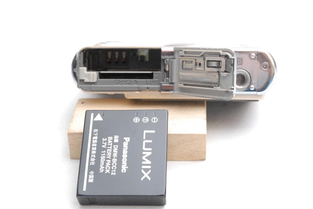 Panasonic LUMIX DMC-FX07 (良品）