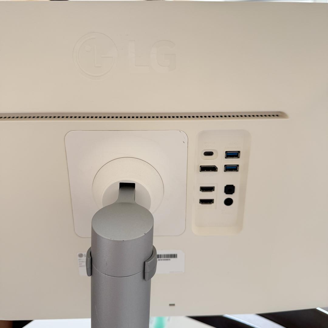 LG ディスプレイ モニター本体 USB-C対応 27UK850-W