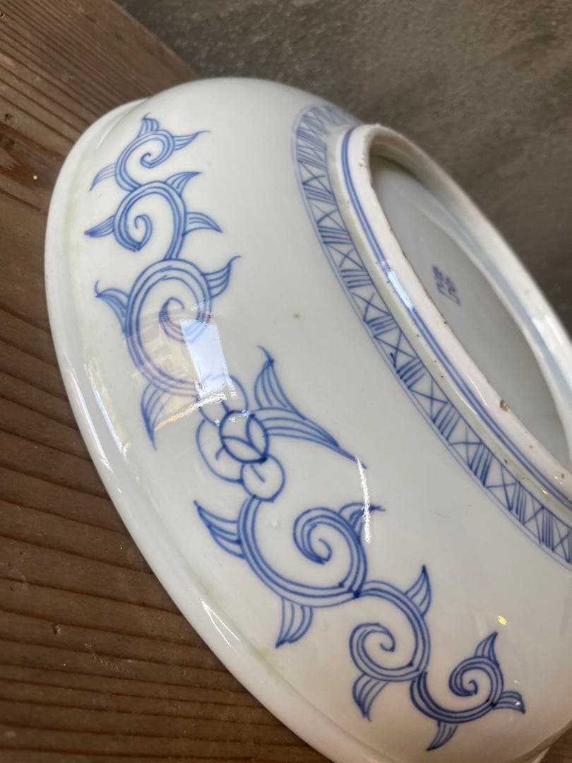 線描花唐草龍紋染付骨董大皿　【m201 　レトロ　アンティーク　鉢　大皿】