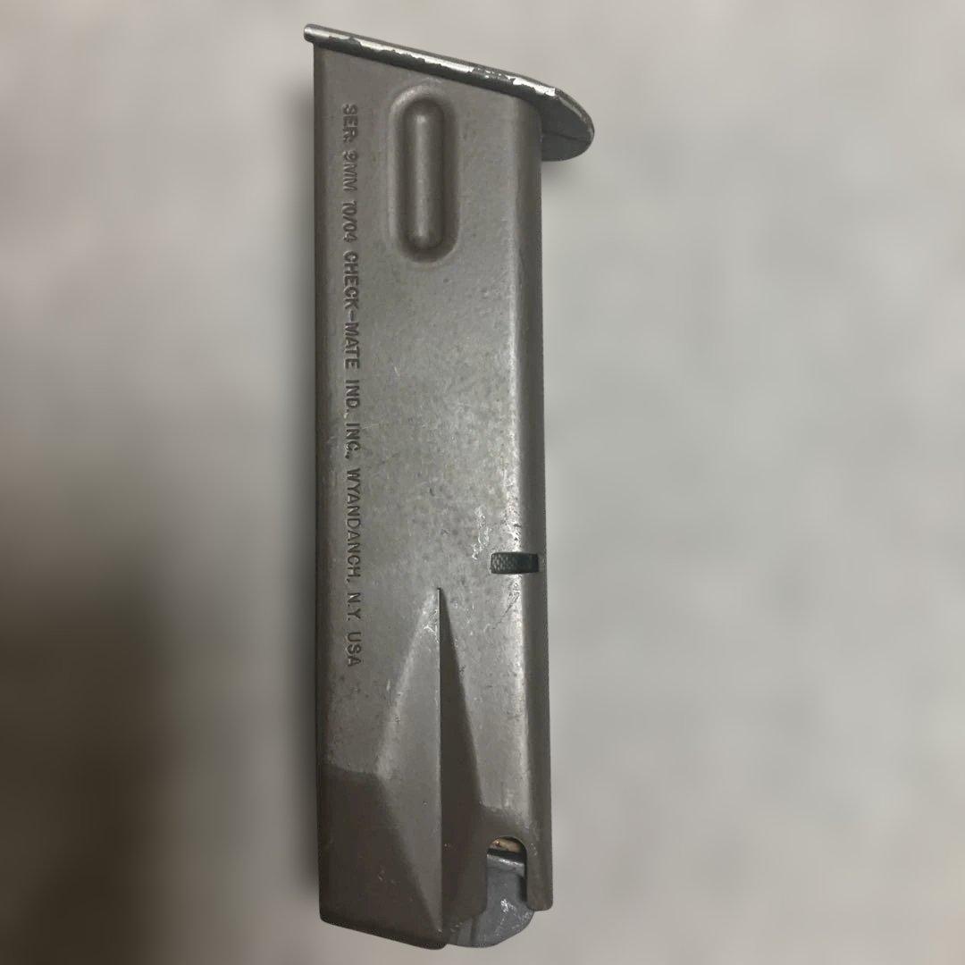 ベレッタ M9 15連 マガジン アメリカ製 9mm LC-2マガジンポーチ付。