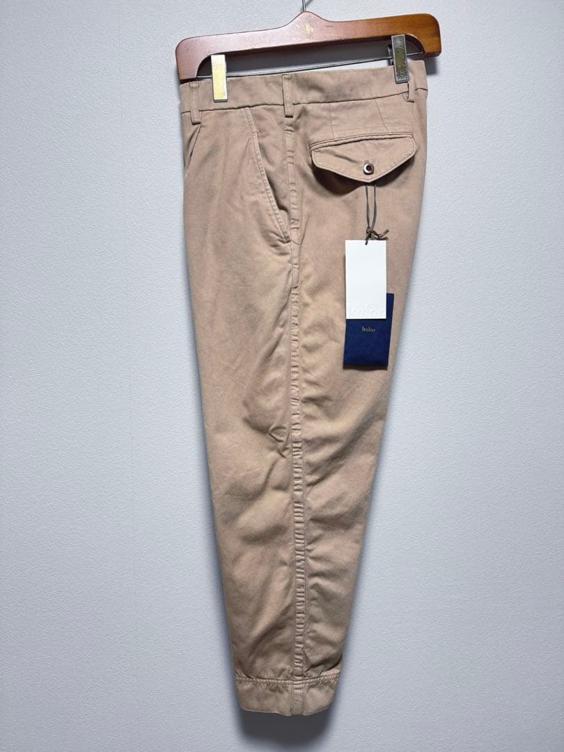 サイズ2 kolor パッカリングテーパードパンツ　ベージュ　カラー