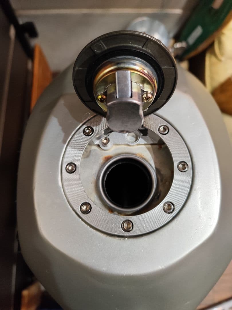 エイプ　ガソリンタンク シルバー