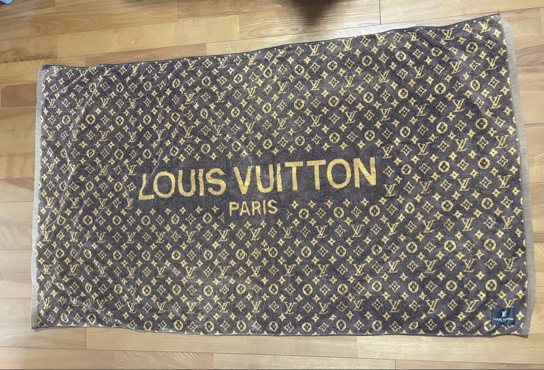 LOUIS VUITTON モノグラムバスタオル