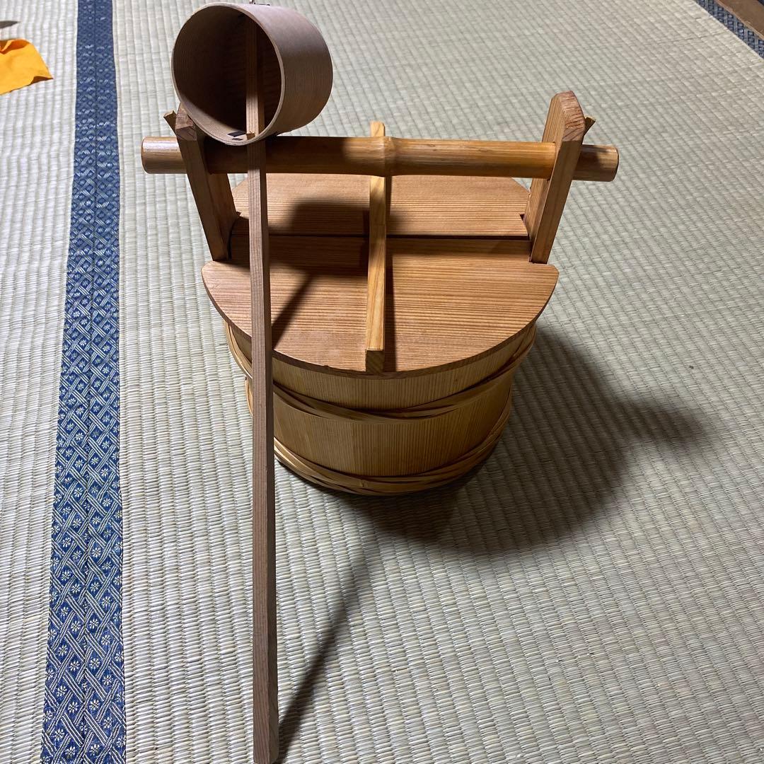 茶道具　水張桶　竹手付　通桶　 水屋道具　露地道具　手桶　割蓋　　柄杓付き
