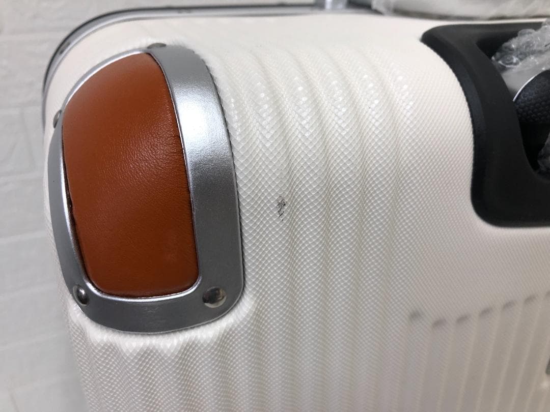 スイスミリタリー プレミアム Cタイプ 64L SM-C624 ホワイト