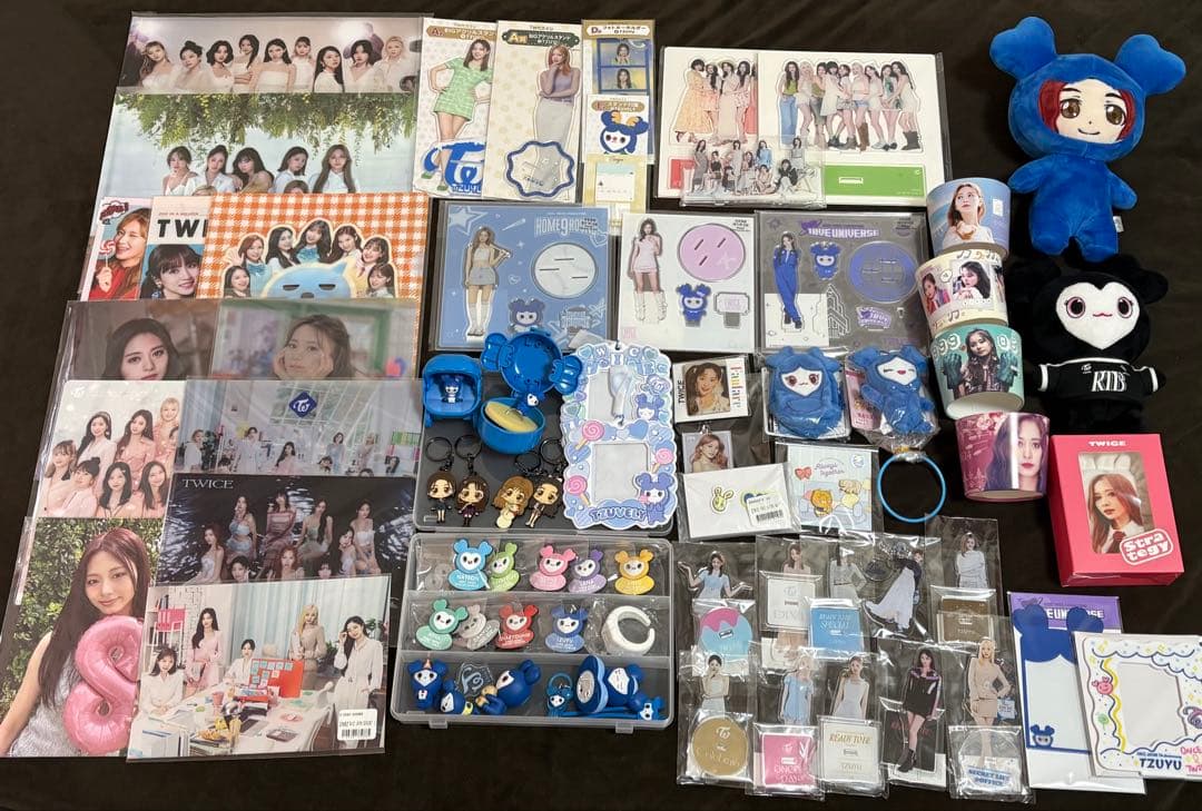 Twice ツウィ　アクリルスタンド　universe this is for