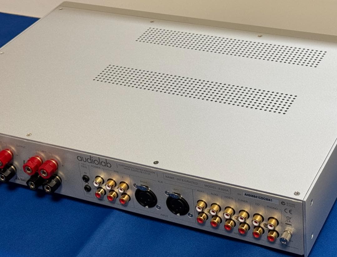 audiolab「8300A」バイワイヤ対応アンプ 新品同様