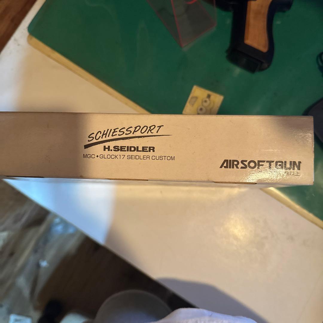 専用　MGC GLOCK 17 SEIDLER ガスガン　木製グリップ