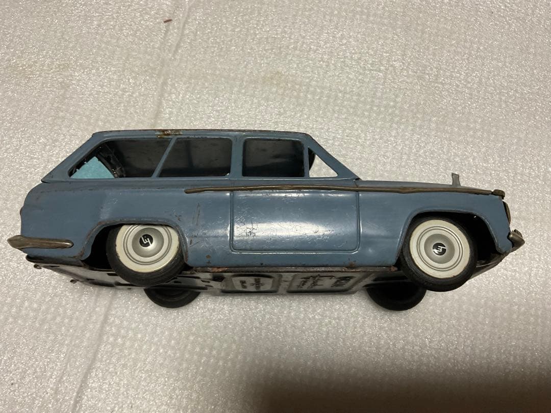 マツダ・ファミリアバン／ブリキカー。【年代不明？箱無し、ミラー取れ】。